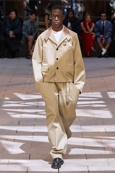 Look 39